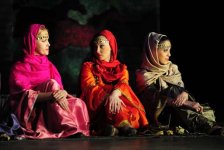 Гастроли азербайджанского театра пройдут в Санкт-Петербурге и Ярославле (фото)