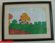 Юная художница Айгюль Мехдиева и ее герои (фотосессия)