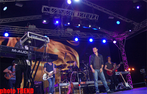 В Баку состоялся грандиозный концерт с участием звезд, посвященный "Евровидению-2012" (фотосессия)