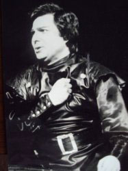 Али Нур передал Дому-музею Джафара Джаббарлы фотоматериалы