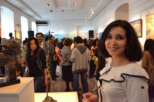 В Баку состоялась первая выставка Гюндуза Хунлара (фото)