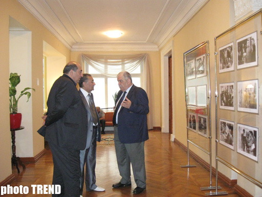 Зажженные свечи на 75-летии Расима Исмайлова: "Он любил детей и понимал их чистый мир"(фотосессия)