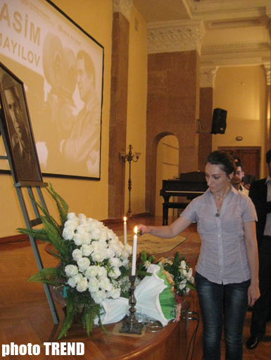 Зажженные свечи на 75-летии Расима Исмайлова: "Он любил детей и понимал их чистый мир"(фотосессия)