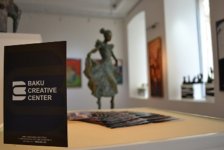 В Баку состоялась первая выставка Гюндуза Хунлара (фото)