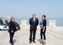 Президент Азербайджана и его супруга приняли участие в открытии новой части Приморского парка (ФОТО)
