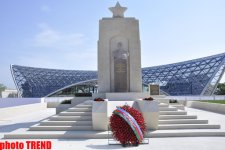 В Азербайджане отмечается День Победы над фашизмом (ФОТО)