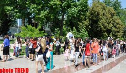 Праздник цветов в Баку (ФОТО)