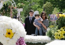 Президент Азербайджана и его супруга приняли участие в Празднике цветов в Баку (ФОТО)