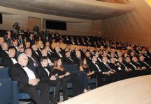 Президент Азербайджана и его супруга приняли участие в церемонии открытия Центра Гейдара Алиева (ФОТО)