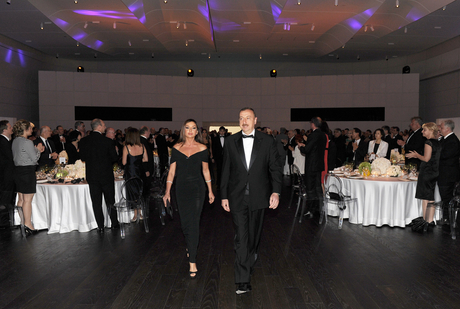 Президент Азербайджана и его супруга приняли участие в церемонии открытия Центра Гейдара Алиева (ФОТО)