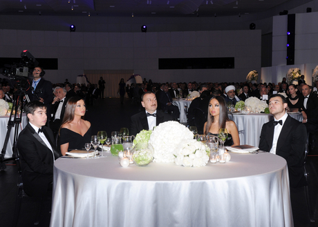 Президент Азербайджана и его супруга приняли участие в церемонии открытия Центра Гейдара Алиева (ФОТО)