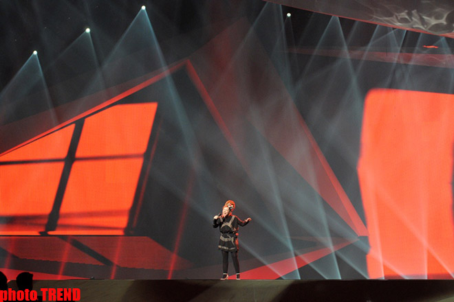 Рона Нишлиу на сцене "Baku Crystal Hall" (фотосессия)