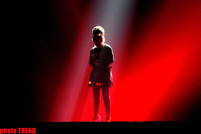 Рона Нишлиу на сцене "Baku Crystal Hall" (фотосессия)
