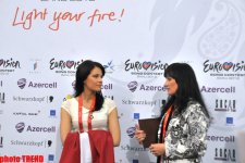 Латвийская участница "Евровидения" исполнила на пресс-конференции песню "Сары гялин" (ФОТО)