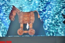 В "Baku Crystal Hall" состоялась первая репетиция участника «Евровидения 2012» (фотосессия)