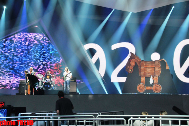 В "Baku Crystal Hall" состоялась первая репетиция участника «Евровидения 2012» (фотосессия)