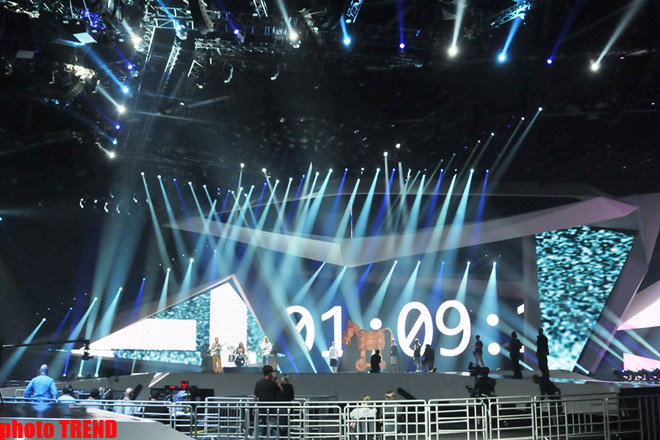 В "Baku Crystal Hall" состоялась первая репетиция участника «Евровидения 2012» (фотосессия)