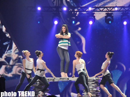 Зажигательная композиция и хореография на сцене  "Baku Crystal Hall" (фотосессия)