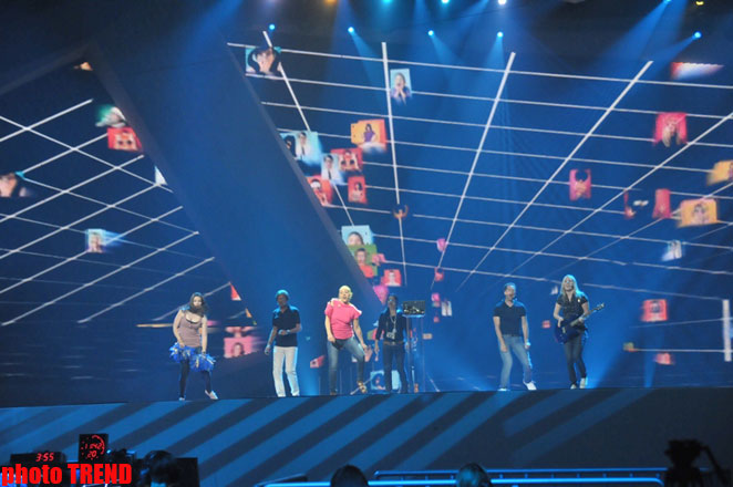 "Песня о социальных сетях" на сцене  "Baku Crystal Hall" (фотосессия)