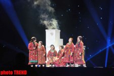 «Бурановские бабушки» с печкой зажгли на сцене  "Baku Crystal Hall" (фотосессия)
