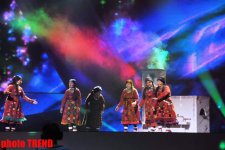 «Бурановские бабушки» с печкой зажгли на сцене  "Baku Crystal Hall" (фотосессия)