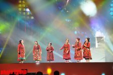 «Бурановские бабушки» с печкой зажгли на сцене  "Baku Crystal Hall" (фотосессия)