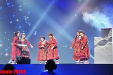 «Бурановские бабушки» с печкой зажгли на сцене  "Baku Crystal Hall" (фотосессия)