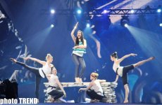 Зажигательная композиция и хореография на сцене  "Baku Crystal Hall" (фотосессия)