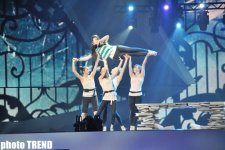 Зажигательная композиция и хореография на сцене  "Baku Crystal Hall" (фотосессия)