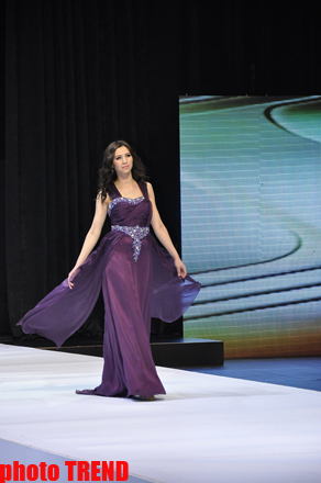 В Баку состоялось дефиле Фахрии Халафовой, посвященное «Евровидению 2012» (фотосессия)