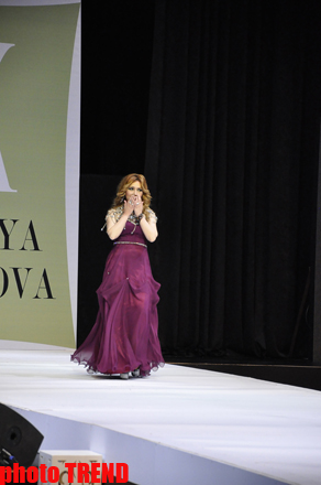 В Баку состоялось дефиле Фахрии Халафовой, посвященное «Евровидению 2012» (фотосессия)