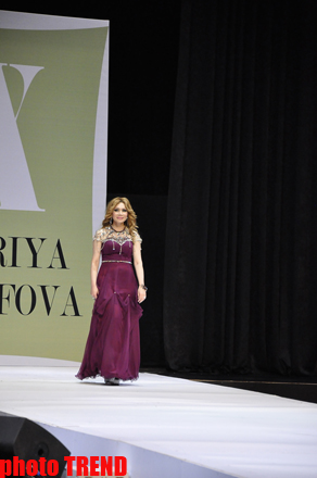 В Баку состоялось дефиле Фахрии Халафовой, посвященное «Евровидению 2012» (фотосессия)
