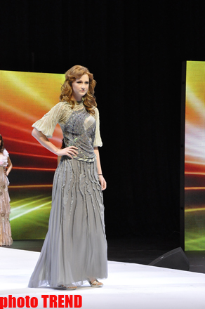 В Баку состоялось дефиле Фахрии Халафовой, посвященное «Евровидению 2012» (фотосессия)