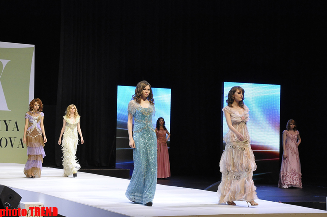 В Баку состоялось дефиле Фахрии Халафовой, посвященное «Евровидению 2012» (фотосессия)