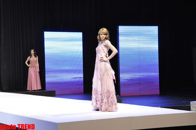 В Баку состоялось дефиле Фахрии Халафовой, посвященное «Евровидению 2012» (фотосессия)