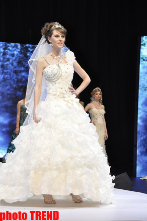 В Баку состоялось дефиле Фахрии Халафовой, посвященное «Евровидению 2012» (фотосессия)