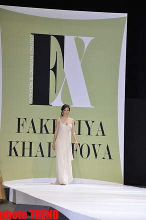 В Баку состоялось дефиле Фахрии Халафовой, посвященное «Евровидению 2012» (фотосессия)