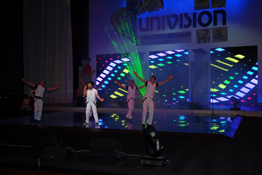 Объявлены результаты полуфинала песенного конкурса "Univision" (фотосессия)