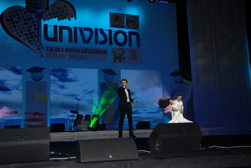 Объявлены результаты полуфинала песенного конкурса "Univision" (фотосессия)