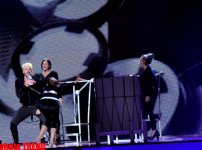 Представитель Грузии на "Евровидении-2012" с сестрой на сцене "Baku Crystal Hall" (фотосессия)