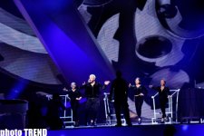 Представитель Грузии на "Евровидении-2012" с сестрой на сцене "Baku Crystal Hall" (фотосессия)