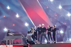 Представитель Грузии на "Евровидении-2012" с сестрой на сцене "Baku Crystal Hall" (фотосессия)