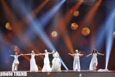 Самая юная участница "Евровидения" Ева на сцене "Baku Crystal Hall" (фотосессия)