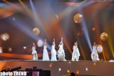 Самая юная участница "Евровидения" Ева на сцене "Baku Crystal Hall" (фотосессия)