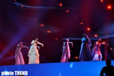 Самая юная участница "Евровидения" Ева на сцене "Baku Crystal Hall" (фотосессия)