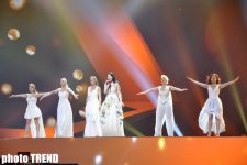 Самая юная участница "Евровидения" Ева на сцене "Baku Crystal Hall" (фотосессия)