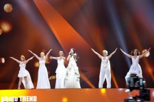 Самая юная участница "Евровидения" Ева на сцене "Baku Crystal Hall" (фотосессия)