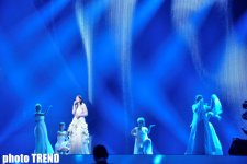 Самая юная участница "Евровидения" Ева на сцене "Baku Crystal Hall" (фотосессия)