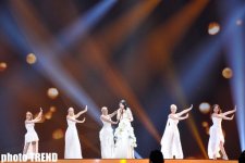 Самая юная участница "Евровидения" Ева на сцене "Baku Crystal Hall" (фотосессия)