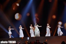 Самая юная участница "Евровидения" Ева на сцене "Baku Crystal Hall" (фотосессия)